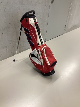 Golfbag Wilson Staff rot weiss mit Standfuss- Wiitergäh