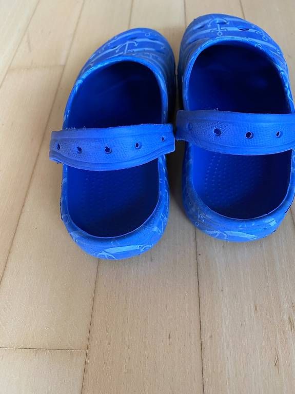 Scarpe per ragazzi: Clocs Grösse 32 – Usato da Wagen venduto da 20Ricola18 1