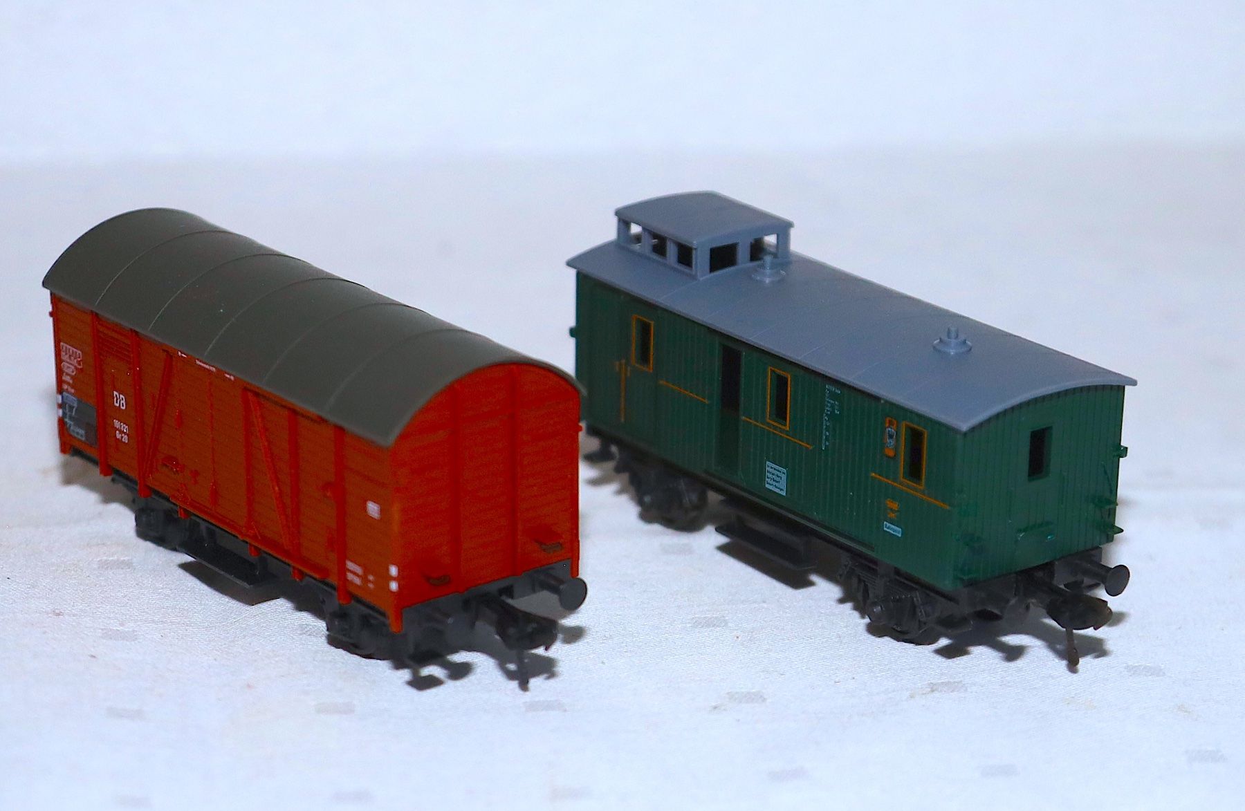 Märklin Modellini di ferrovie: 2 FLEISCHMANN  N° 5020/5000 GEDEKTEGÜTERWAGEN – Nuovo e nell'imballaggio originale da Ipsach venduto da locky55 2