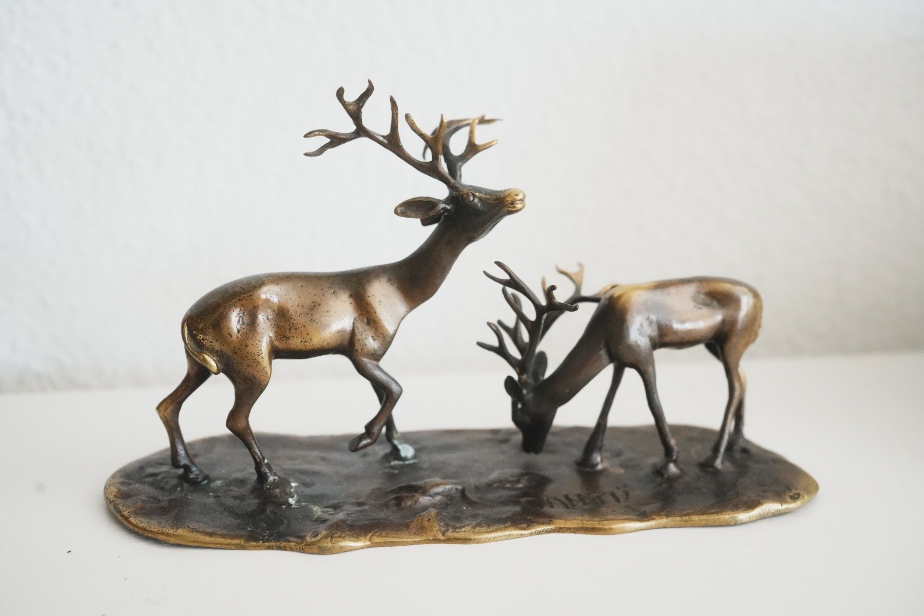 Sculture & Statue: Bronzefigur Hirschgruppe, sign. Cantu, 2 Hirsche – Usato da Volketswil venduto da HeredisAntiques 2