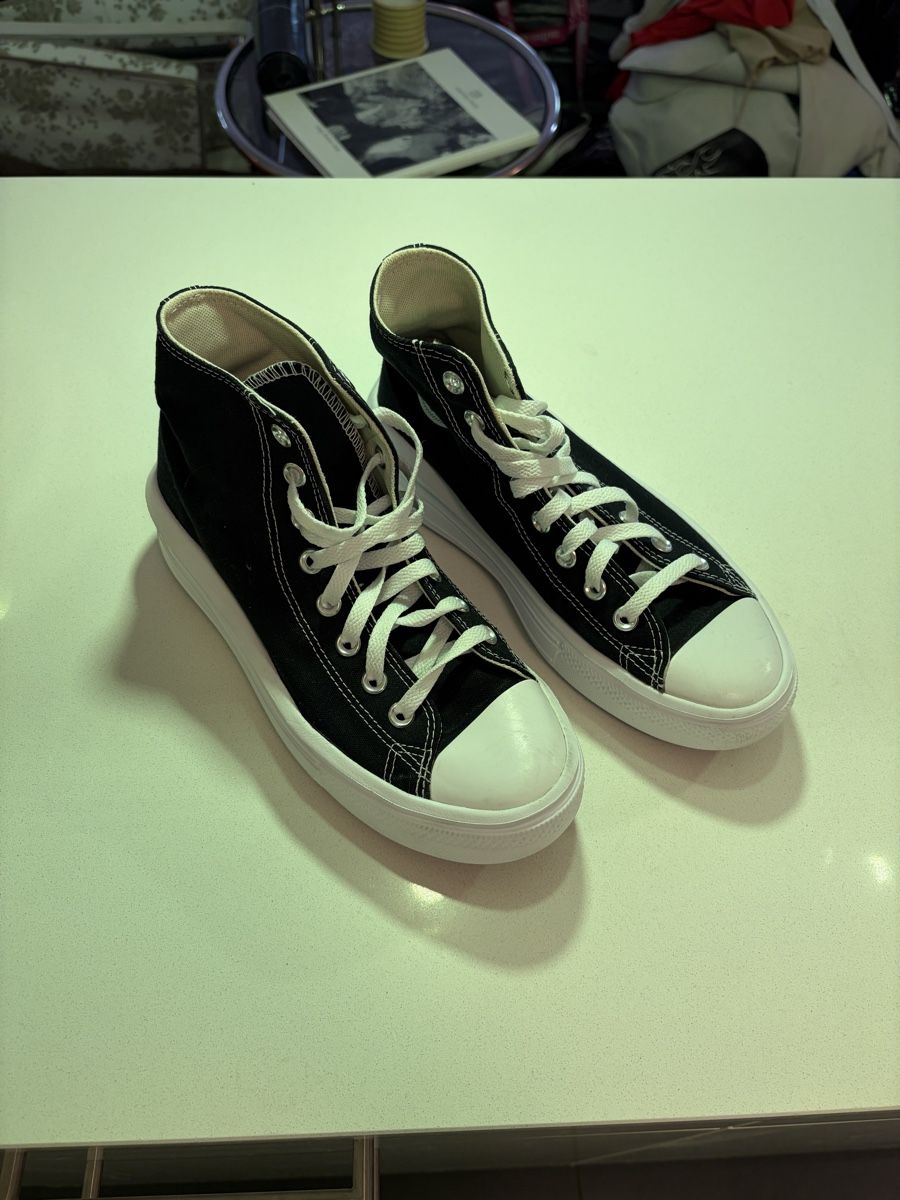 Converse Damenschuhe: Chunky Classic Converse – Gebraucht aus Zürich von lar_dw7h