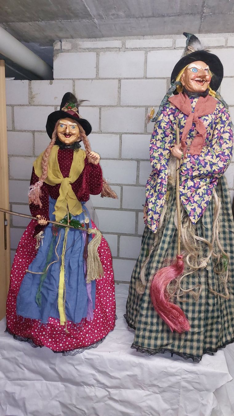 Statuette: Puppen Hexen – Usato da Ehrendingen venduto da Bert31