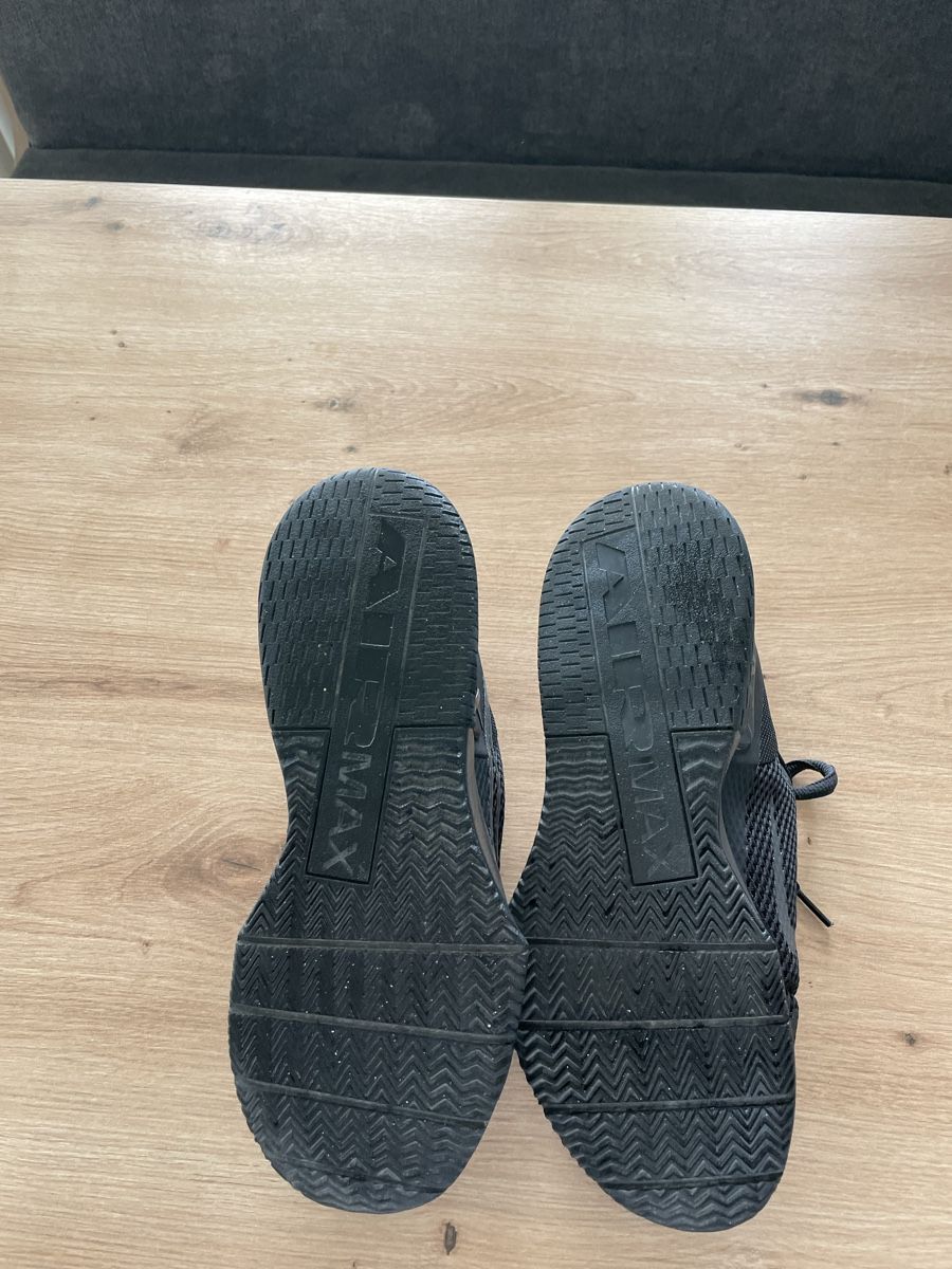 Nike Scarpe da uomo: Nike Air Max Schuhe, Grösse 42.5 Schwarz – Nuovo (secondo la descrizione) da Buchs ZH venduto da ala_7rnk 2