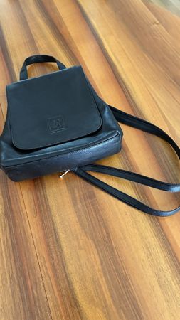 Schwarze Tasche Rucksack, Leder, Marke LH,Top Zustand