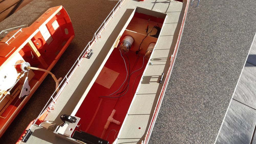 Bateau Pompiers Radiocommandé Graupner – Kit De Construction Fire Police Boat, Réf 2138, Occasion