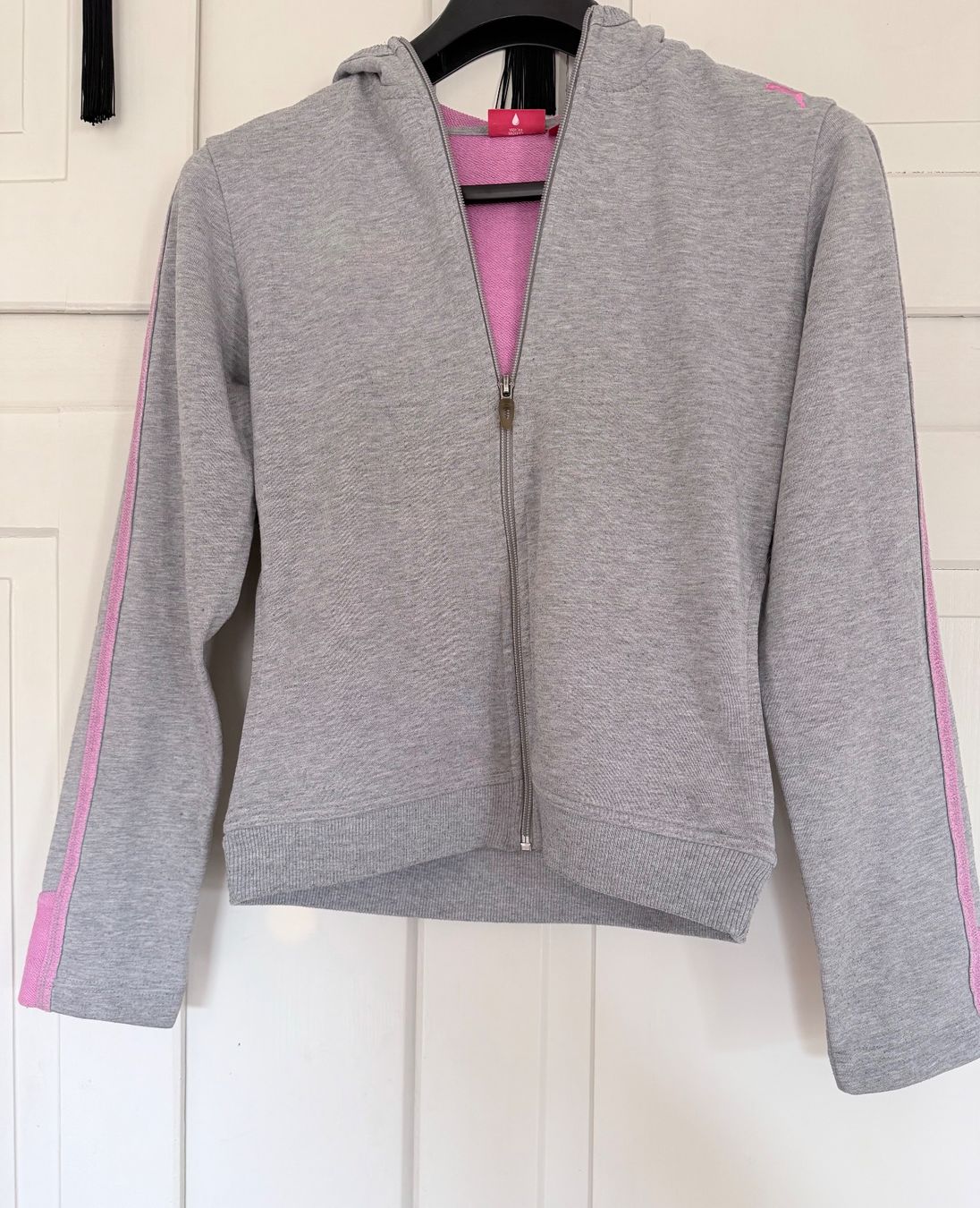 Puma Giacche: Puma Kapuzenjacke, Gr. M, Grau/Pink – Usato da Zürich venduto da Secretwish007 1