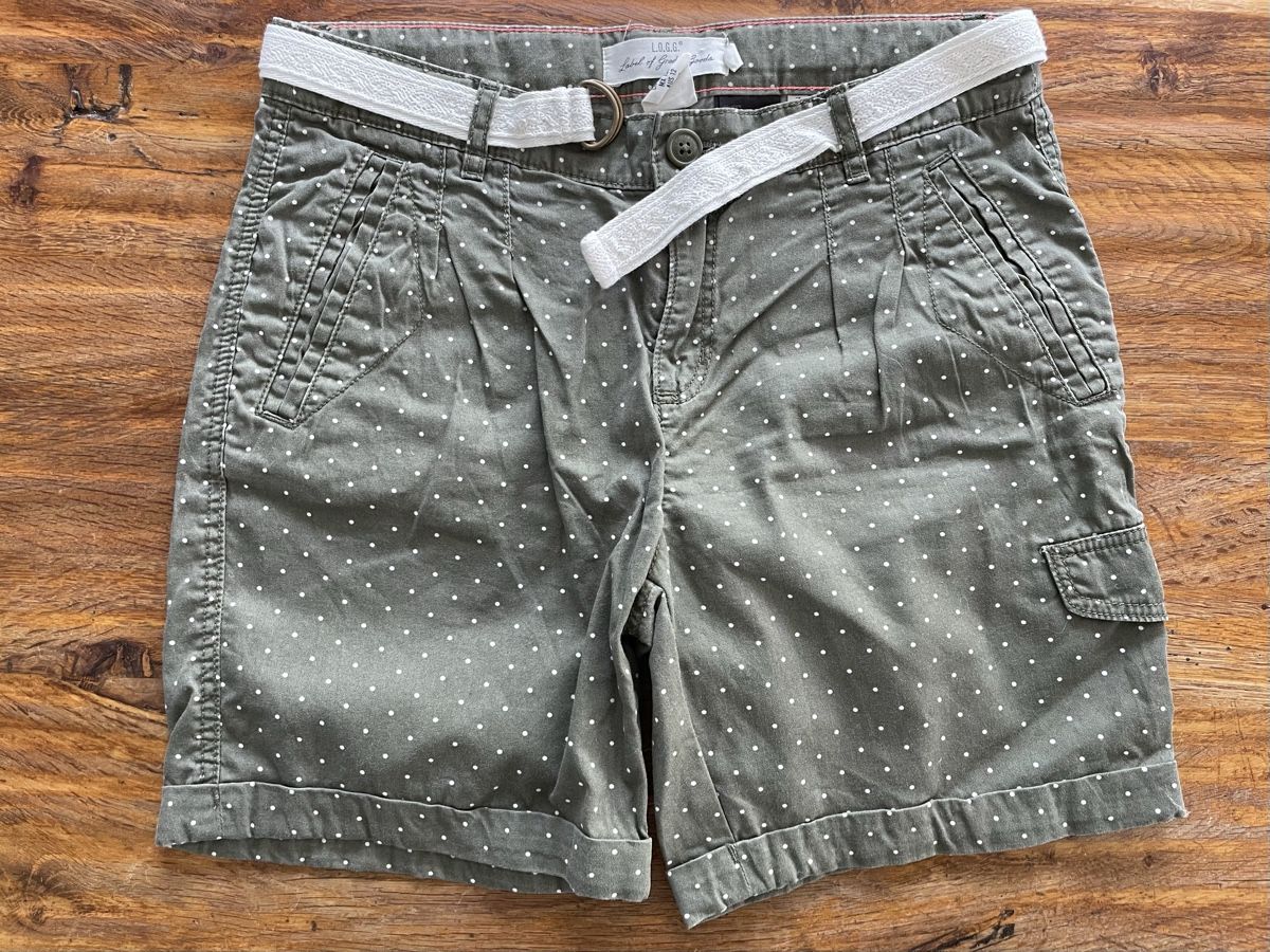 Pantaloni: schöne Shorts Gr. 12 J. – Usato da Buchrain venduto da Sunny026