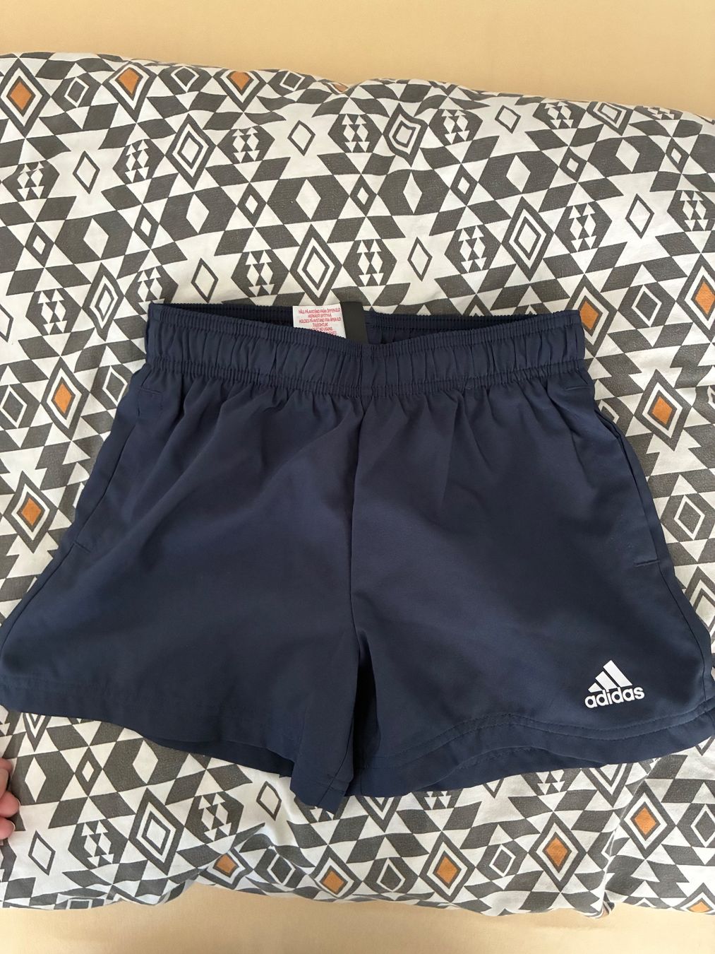 Adidas Pantaloni: Sport Shorts – Nuovo (secondo la descrizione) da Urdorf venduto da bia_t9lj