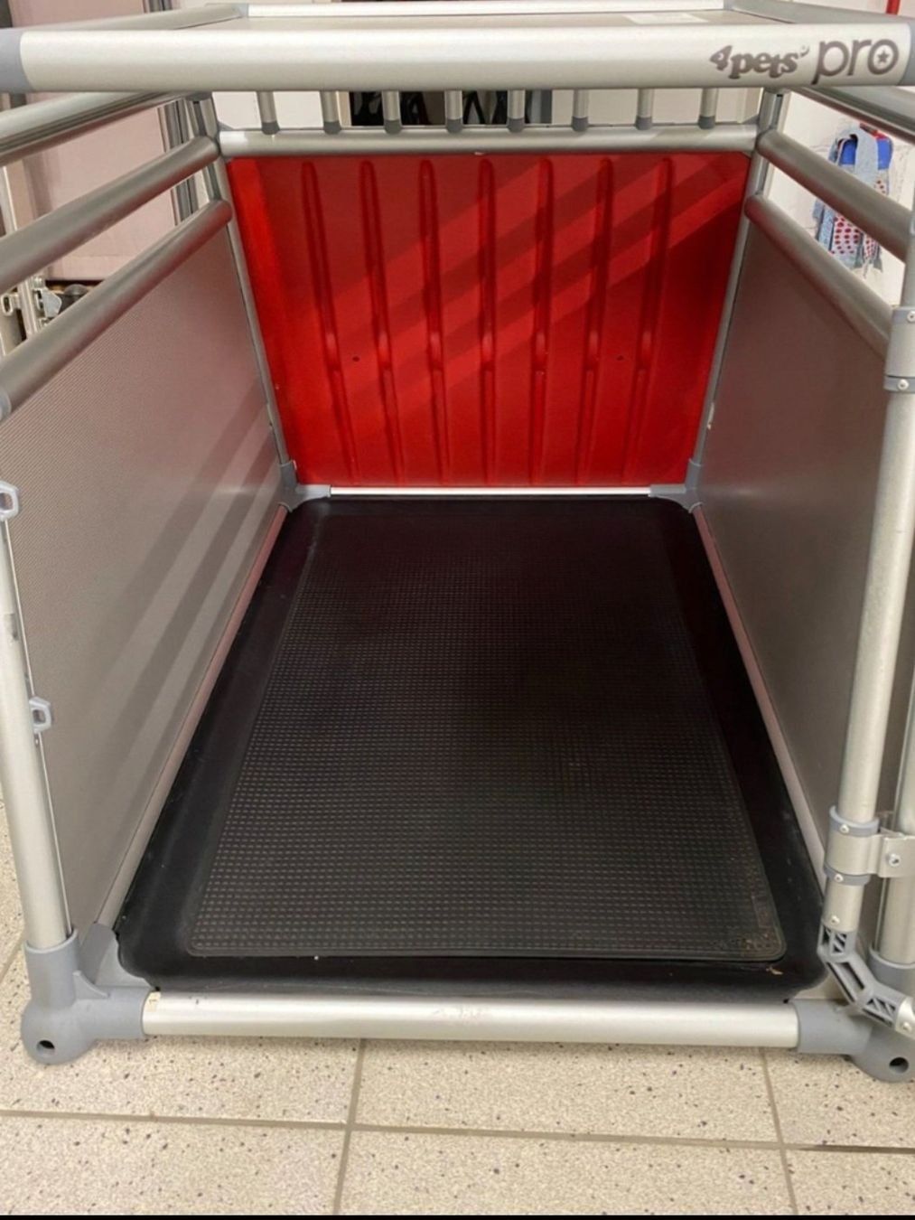 4pets Gabbie, trasporto & Sicurezza: Grosse Hundebox – Usato da Hünibach venduto da Gelegenheitsverkauf 1