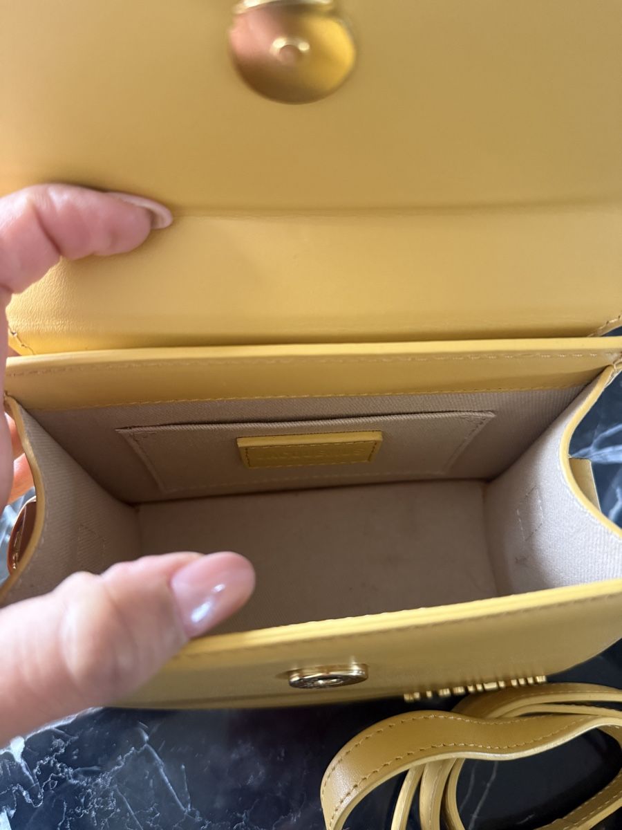 Jacquemus Taschen für Damen: Jacquemus Le Chiquito Moyen Mustard – Neu (gemäss Beschreibung) aus Wallisellen von rac_sy2x 2