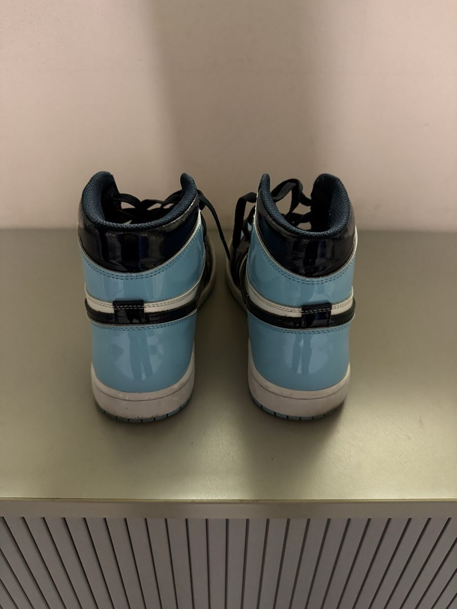 Scarpe da uomo: Jordan 1 Retro UNC Lackleder Gr. 42 – Usato da Menziken venduto da mario_37 1