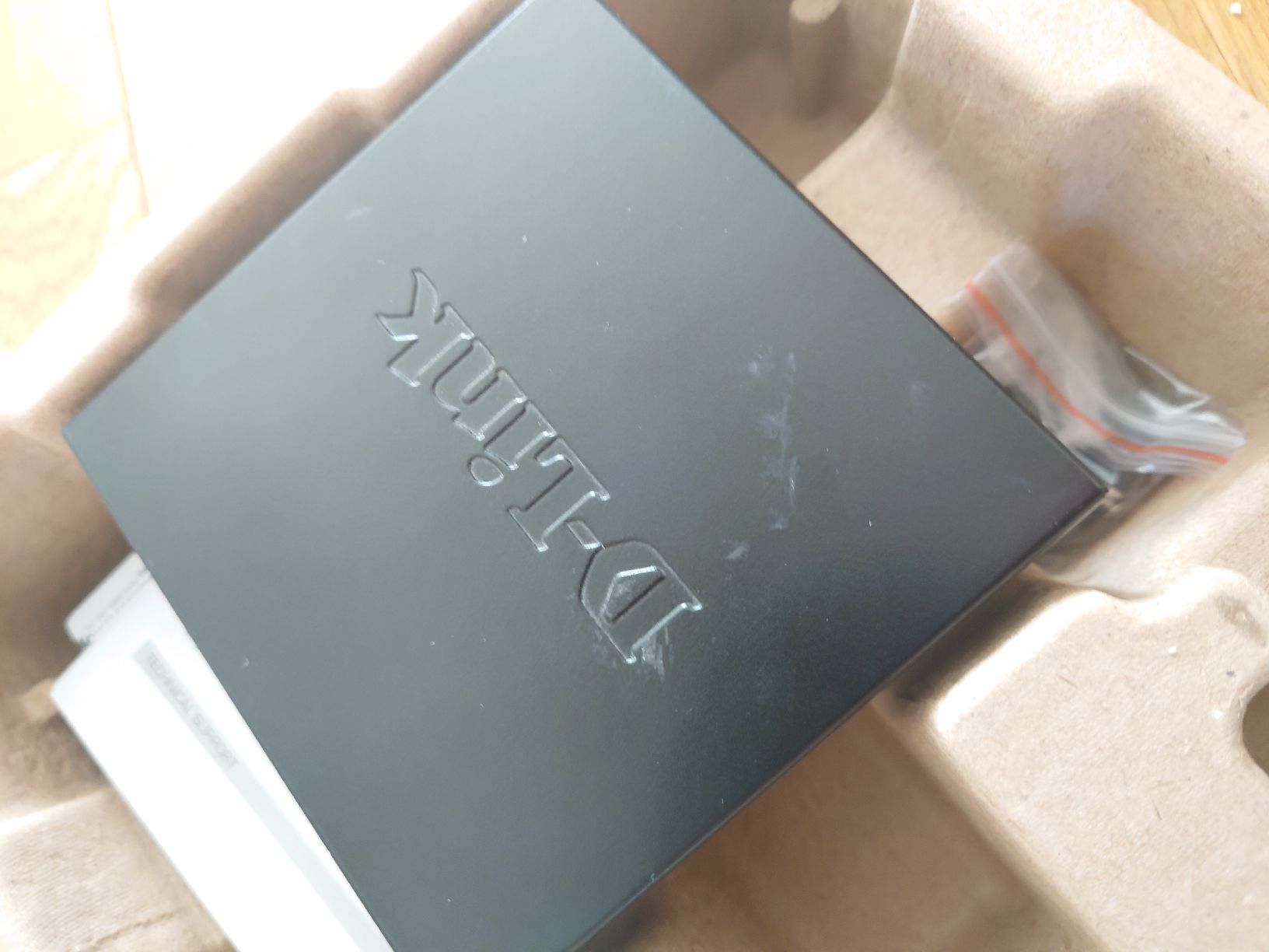 Dlink Hub & Switch: D-Link DGS-105 Ethernet/LAN Gigabit Switch – Usato da Bern venduto da jon_pj9z 2