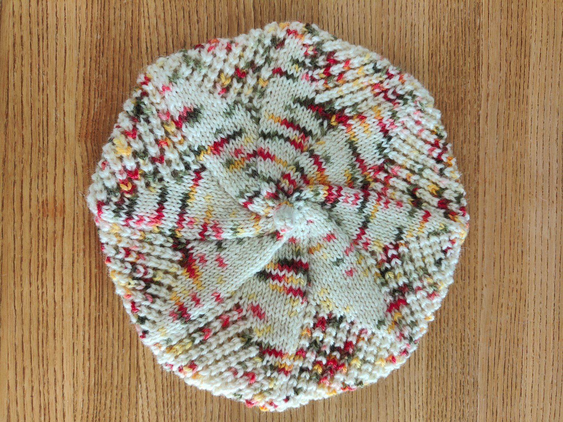 Copricapi, berretti & cappellini: Béret, Einzelstück, handgestrickt – Nuovo e nell'imballaggio originale da Rümlang venduto da 21f 2