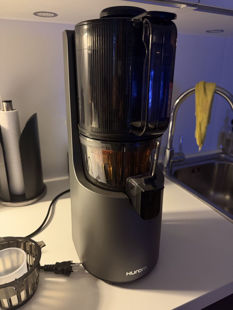 Hurom Küchengeräte: Extracteur de jus HUROM H200 – Gebraucht aus Gland von Freeload