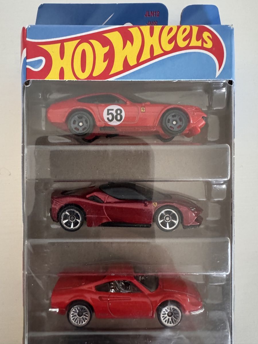 Hot Wheels Modellini d'auto: Hot Wheels Ferrari Set 5er Pack 2026 – Nuovo e nell'imballaggio originale da Oberhasli venduto da digital-capture 3