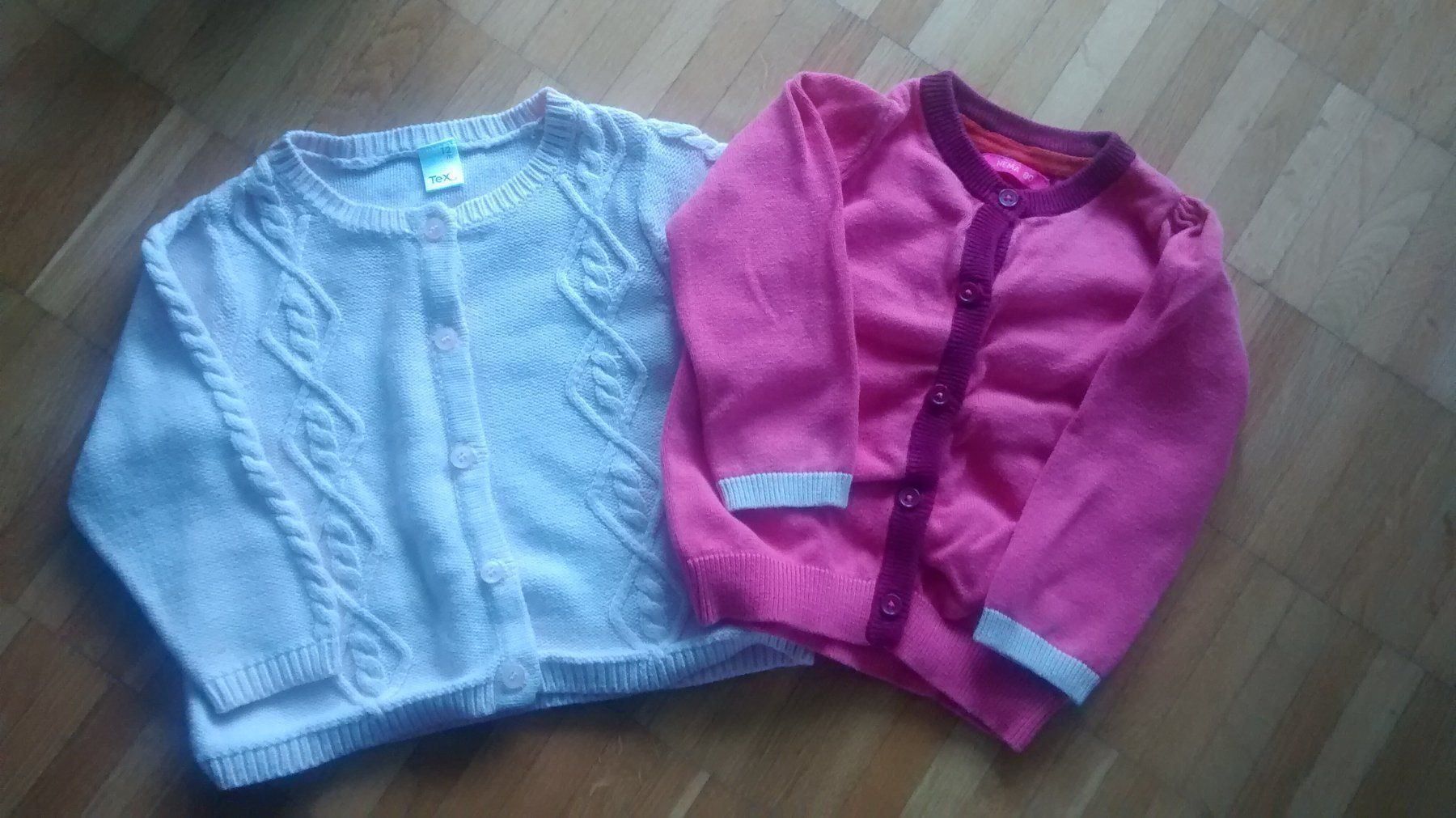 Giacche & Cappotti: 2 Strickjacken, Gr. 80 – Usato da Zürich venduto da mdiedric