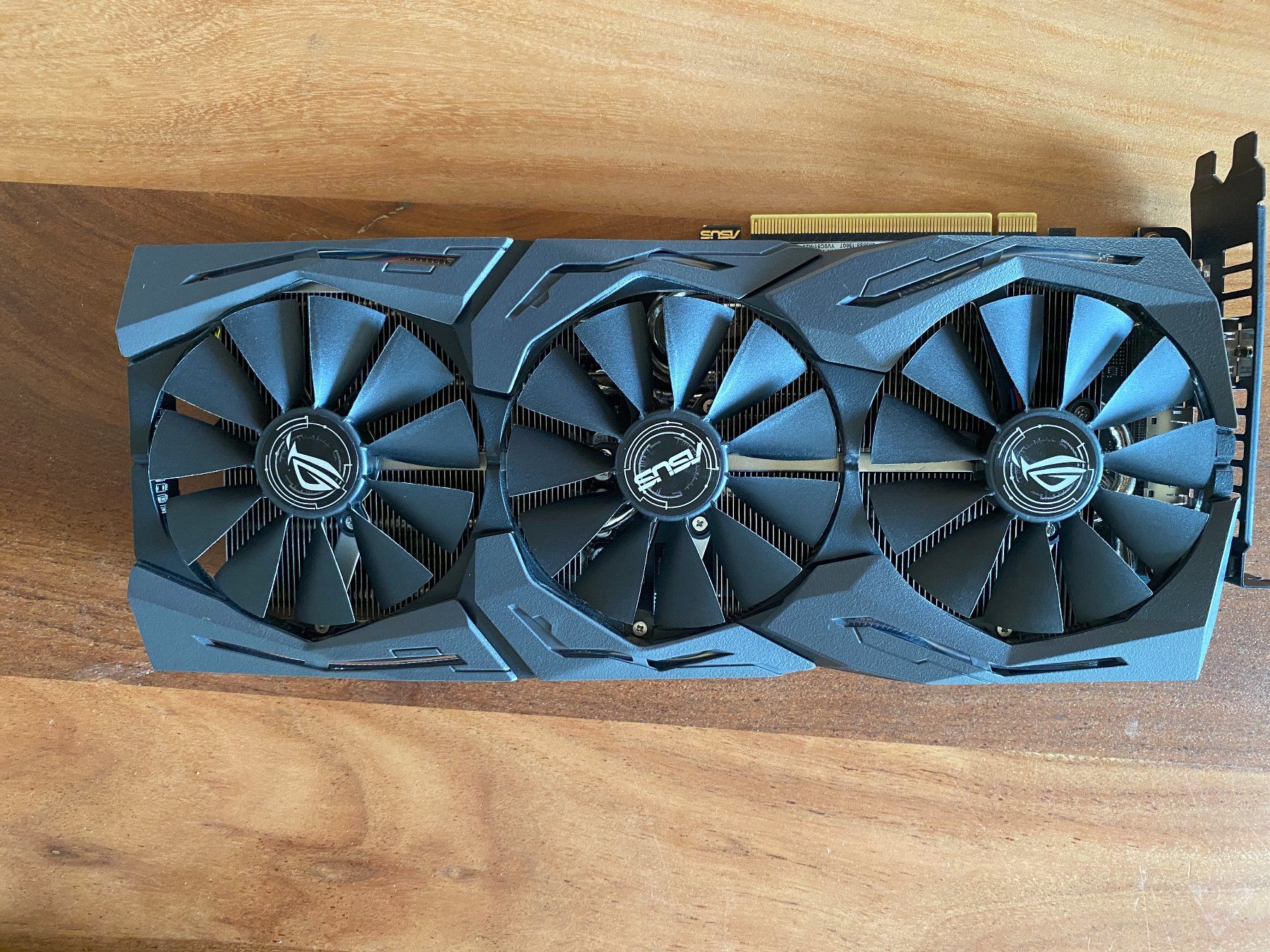 Nvidia Grafikkarten: ASUS ROG STRIX RTX 2070 A8G GAMING GPU – Gebraucht aus Bern von stedabra