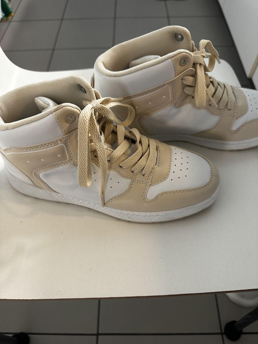 Scarpe da donna: Coole Sneaker Gr.38 👟Schuhe – Usato da Dietlikon venduto da Ss11 2