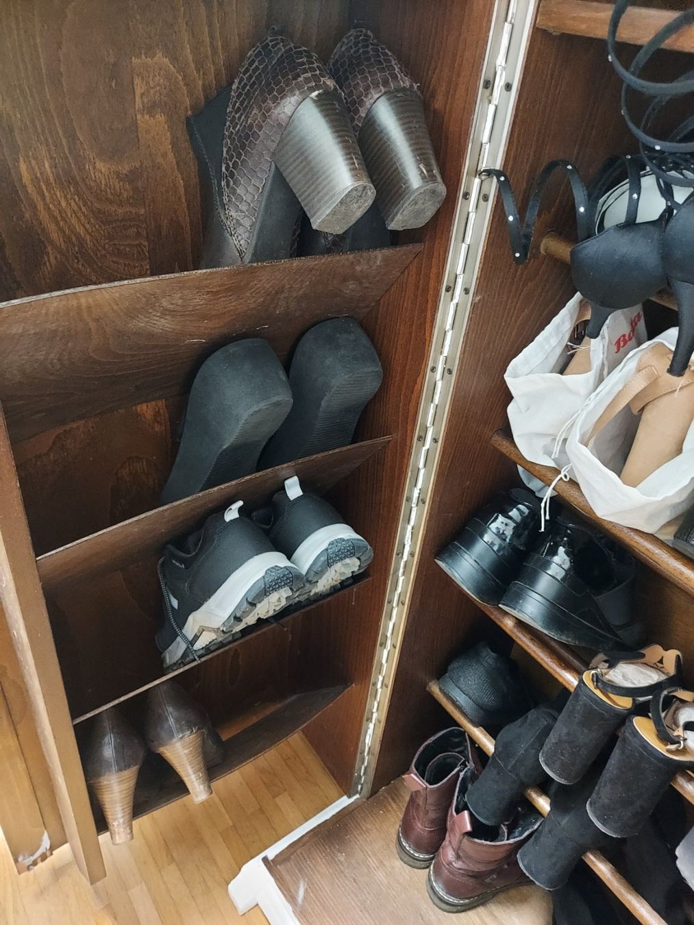 Armoires: SCHUHSCHRANK HOLZ "SHABBY" ANGEMALT – D'occasion à Zeiningen par elcanaja 8