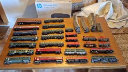 H0 AC 5 Loks, DC 3 Loks, 18 Div. Wagen, 34 Gleise. lot 