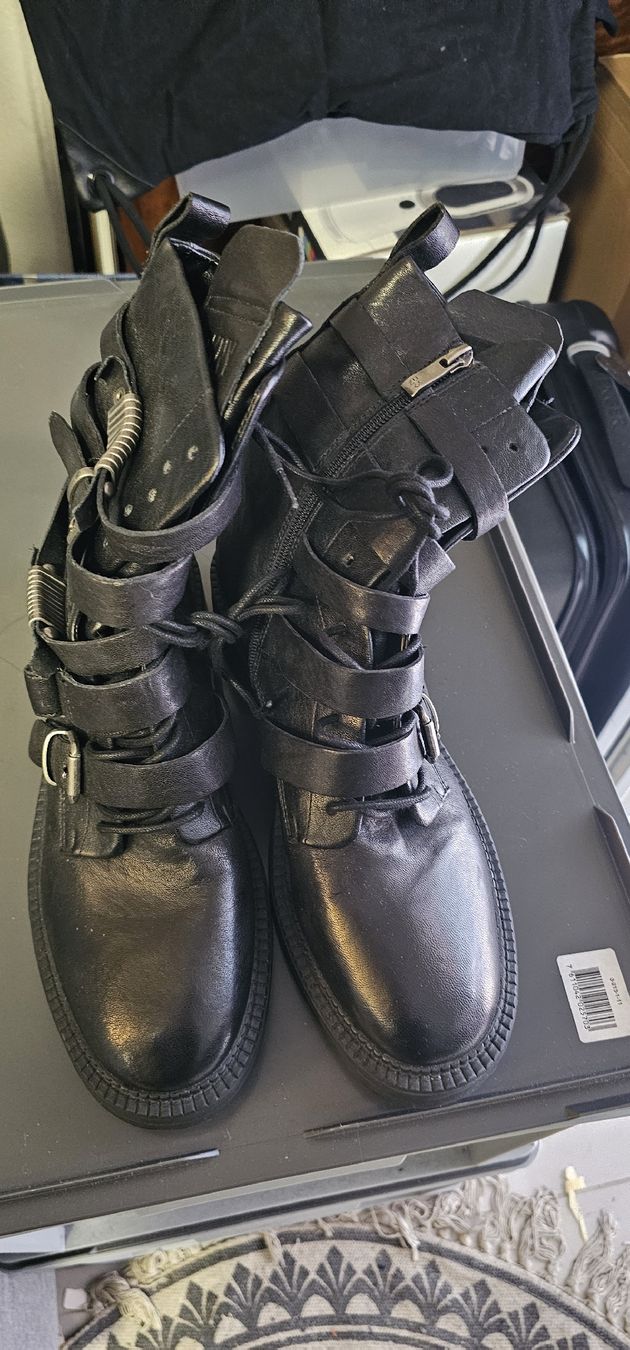 Damenschuhe: neue DNKY Leder Stefeletten Gothic / Punk Gr.41 – Neu (gemäss Beschreibung) aus Zürich von Daniela51 8