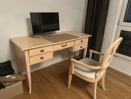 Markenschreibtisch mit Stuhl aus echtem Holz