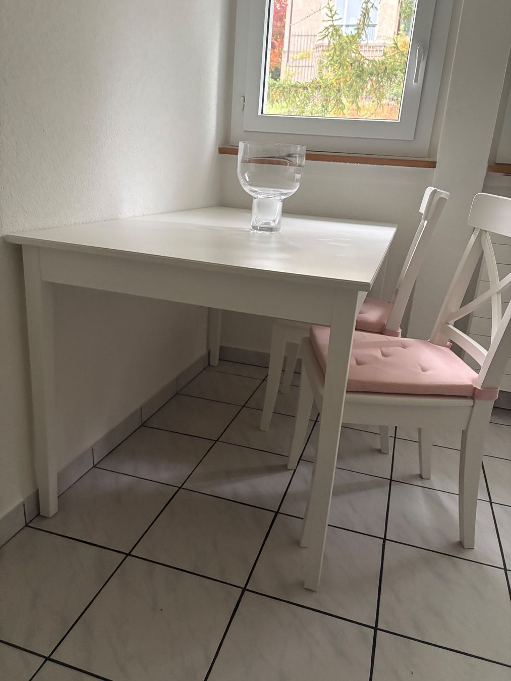 Tische: Esstisch mit zwei Stühlen weiss – Neu (gemäss Beschreibung) aus Zürich von Frrokaj98 1