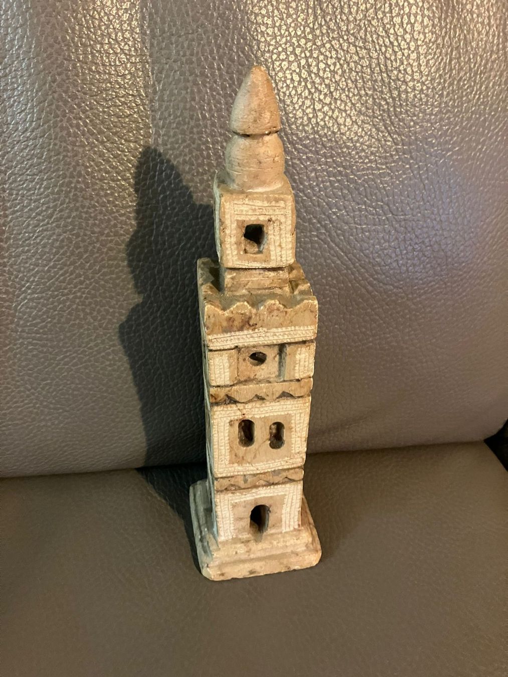 Statuette: Statuetta costruzione etnica – Usato da Melano venduto da H-Sara 2