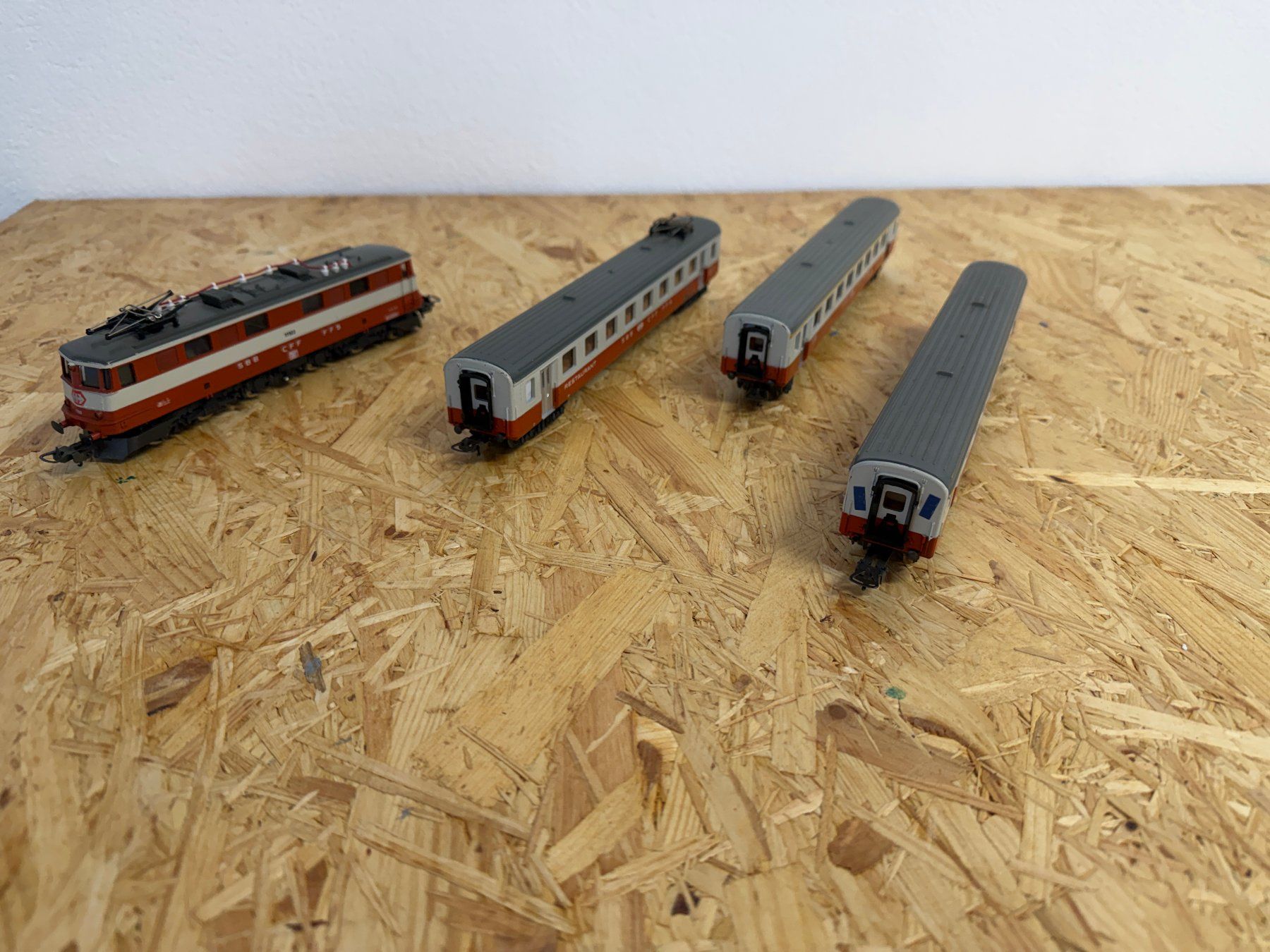 Lima Modellini di ferrovie: Lima-Swiss-Express-4-teilig – Usato da Reinach AG venduto da dav_77l2 2