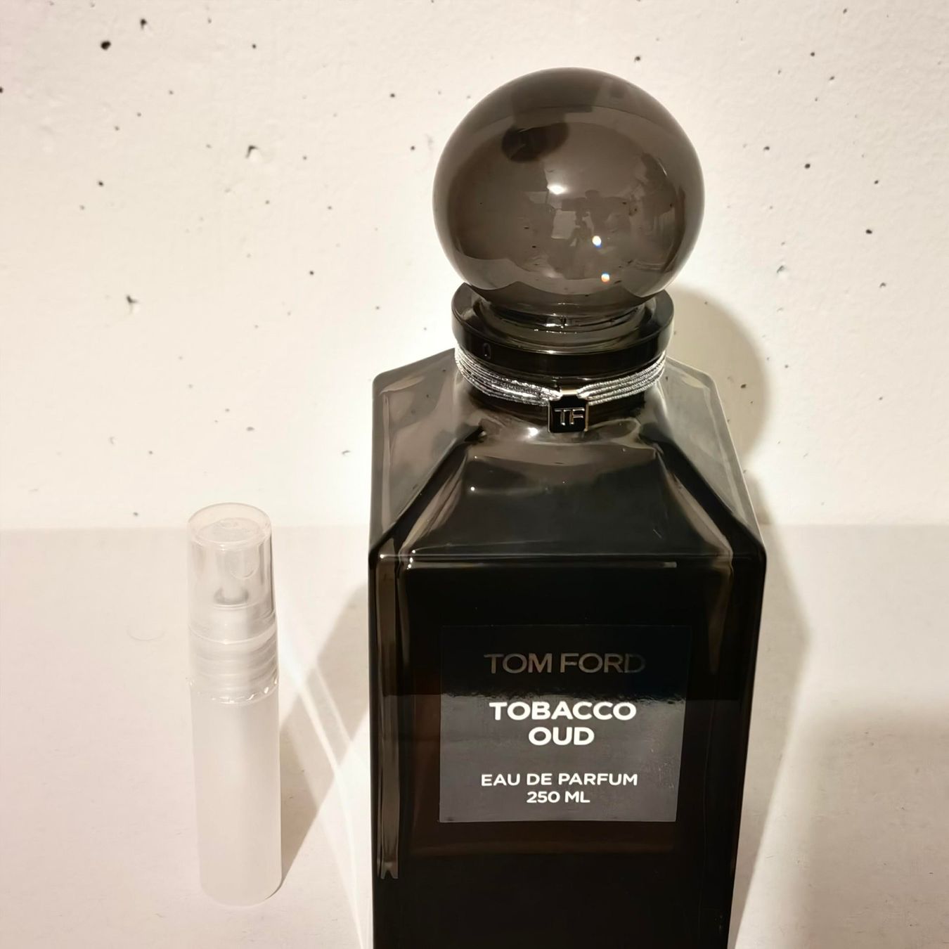 Tom Ford Profumi & Eau de Toilette: Tom Ford Tobacco Oud 5ml – Nuovo (secondo la descrizione) da Steinhausen venduto da xDiable