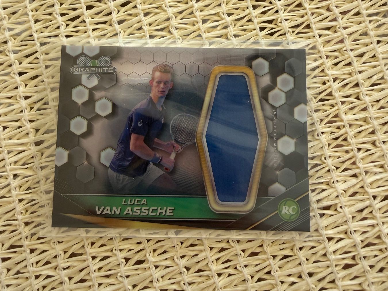 Topps Carte collezionabili: Luca Van Assche Graphite Relics – Usato da Champagne venduto da kev_b2tb