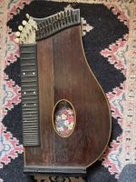 Zittern antiker Instrument zum Restaurieren