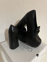 Chaussures Catwalk noirs à plateforme état neuf en boîte