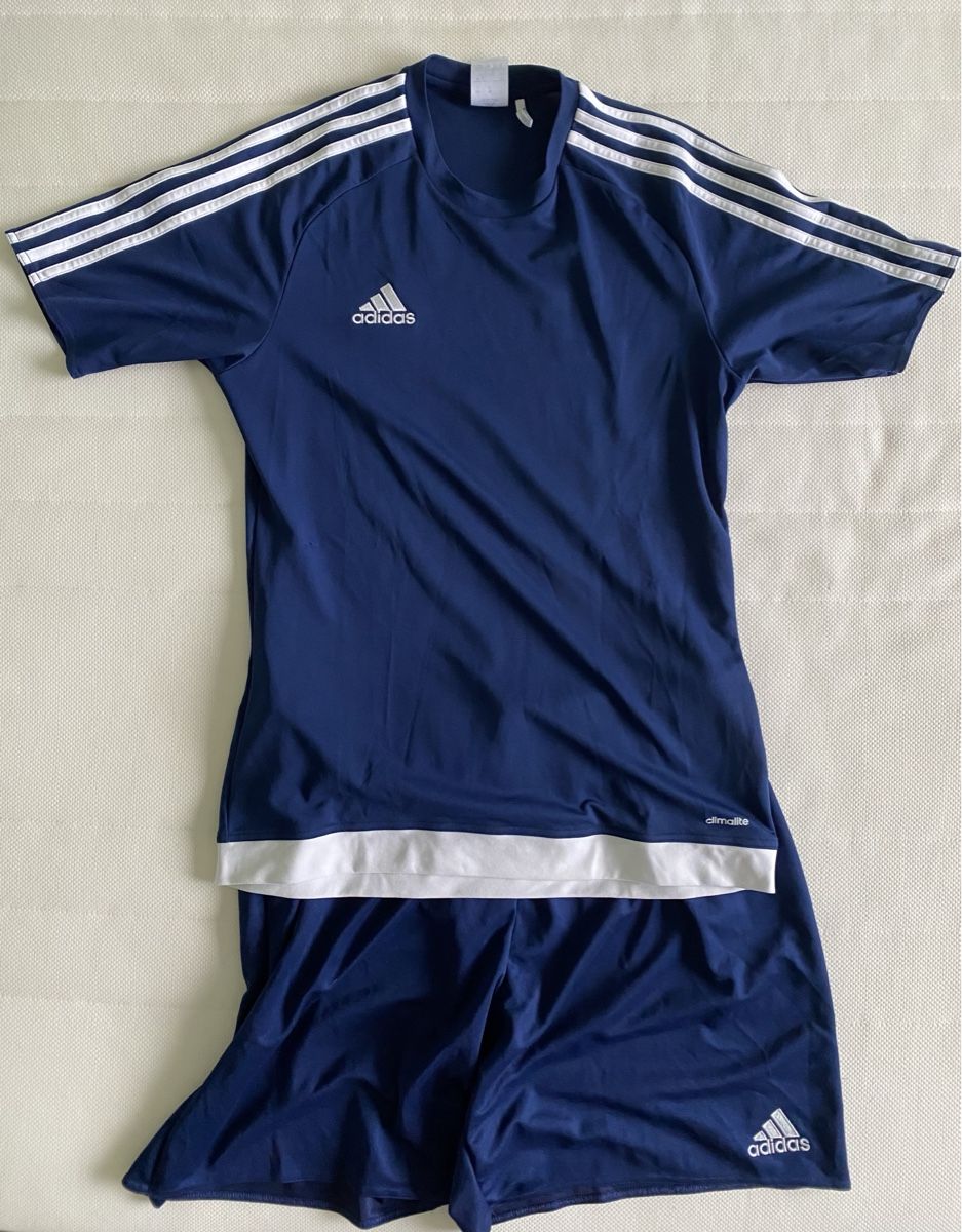 Adidas Canottiere & Pantaloni: Adidas Fussball Training Set – Usato da Kerzers venduto da TTT12