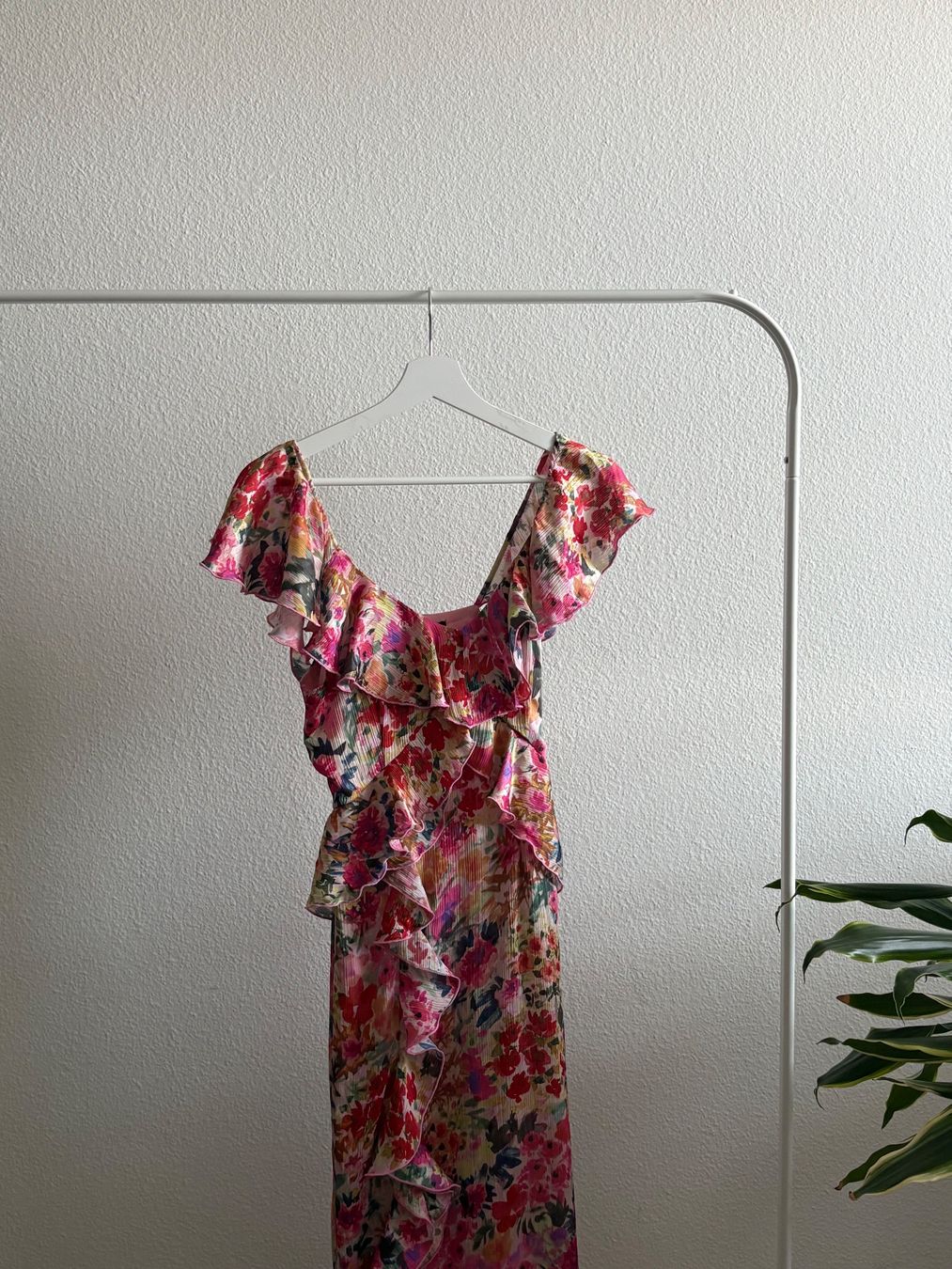 Zara Robes: Langes Kleid mit Blumenmuster und Volants – Neuf (Voir description) à Zürich par bbbggg 5