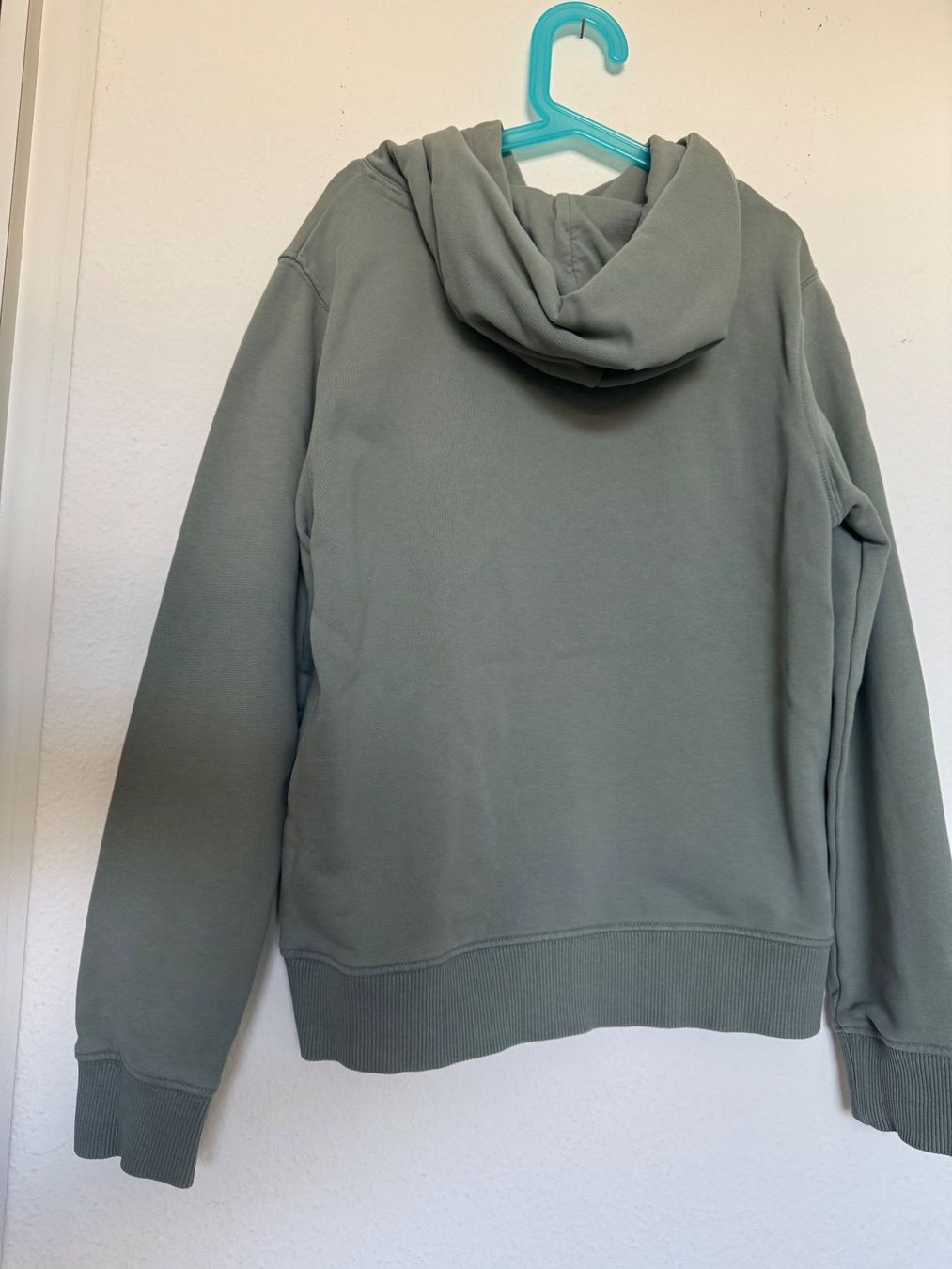 Maglioni & Felpe: Sweat à capuche Calvin Klein vert taille 12 ans – Usato da Chatelaine venduto da lae_7h8n 1