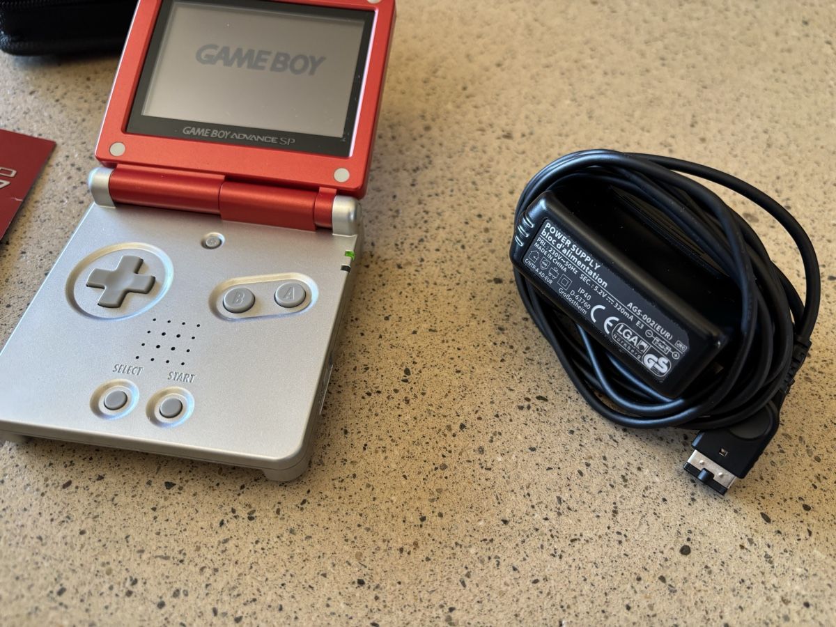 Nintendo Consoles: NINTENDO GAME BOY ADVANCE SP – D'occasion à Gerlafingen par alpenbrevet 1