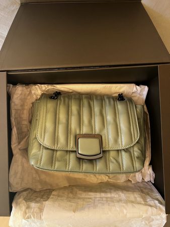 Sac bandoulière Longchamp cuir vert état neuf avec boîte