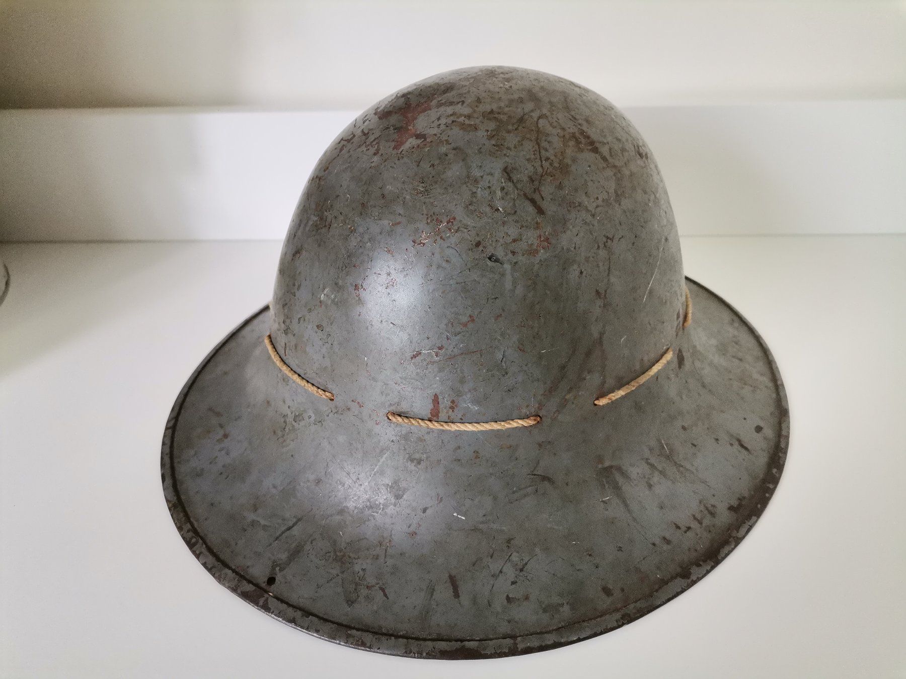Uniformi & Effetti personali: Casque anglais défense passive Zuckerman WW2 – Usato da Onex venduto da Neimad7 2