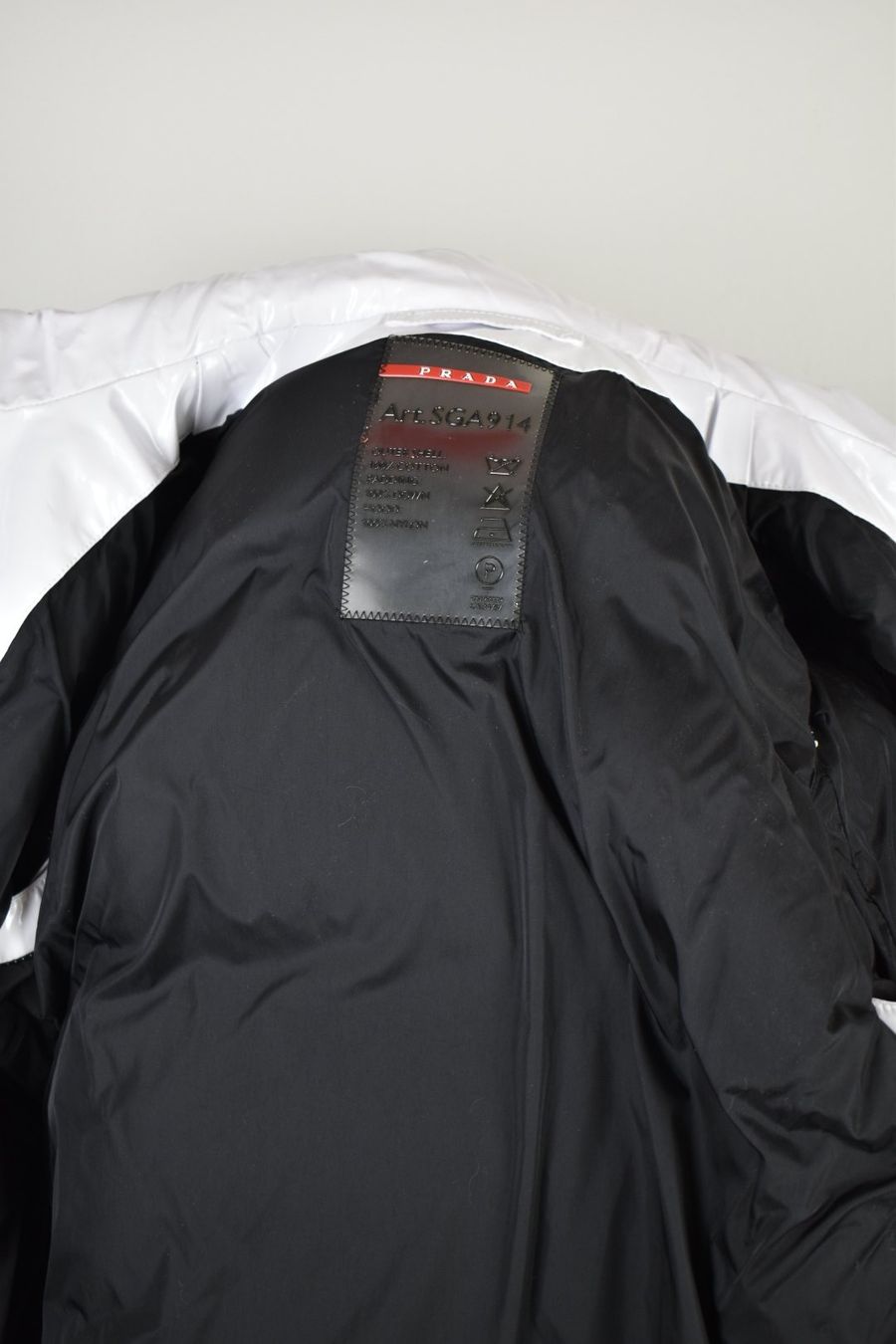 Prada Giacche: Prada Daunenjacke Gr.48 neuwertig – Nuovo (secondo la descrizione) da Nürensdorf venduto da 2ND_STORY 7