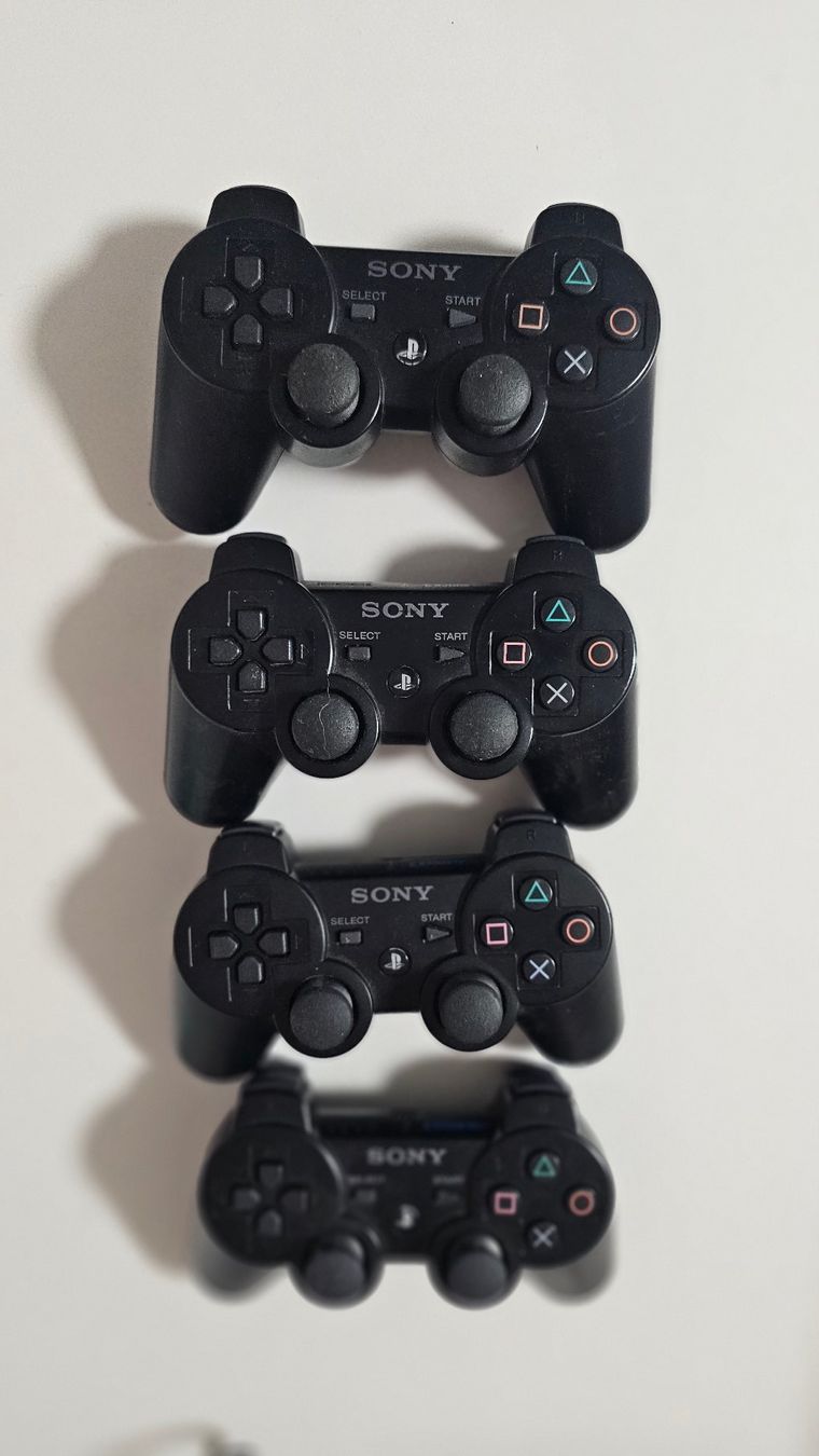 Sony Jeux: Playstation PS3 mit 4 Controller + 7Games – D'occasion à Schlatt ZH par Barbaras 1