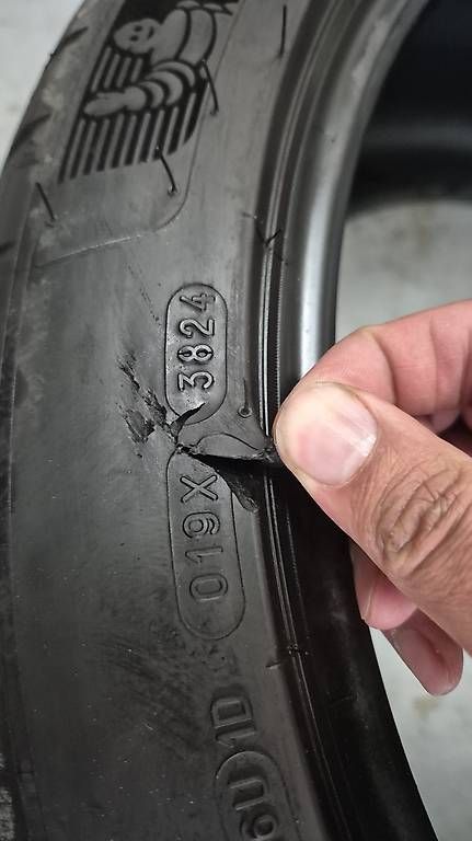 Pneumatici & Ruote complete: MICHELIN 275/35ZR19  – Usato da Kriens venduto da Jakk1 1