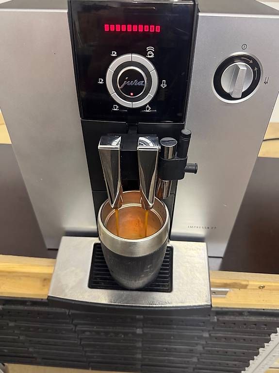 Jura Macchine per caffè & Macchine per espresso: Jura F7 – Usato da Hittnau venduto da Bgobeli 4