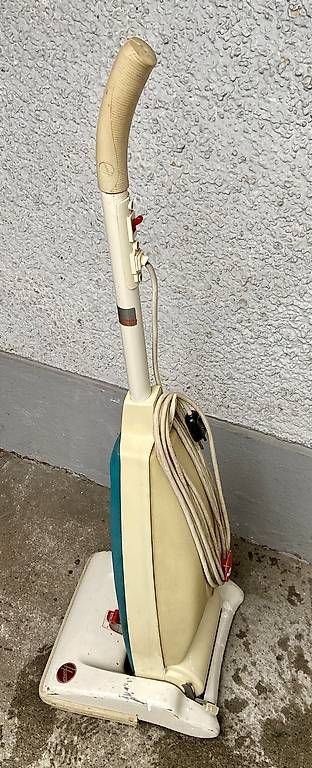 Aspirateurs & Accessoires: Vintage Staubsauger – D'occasion à Zollikon par LouisArmstrong 1