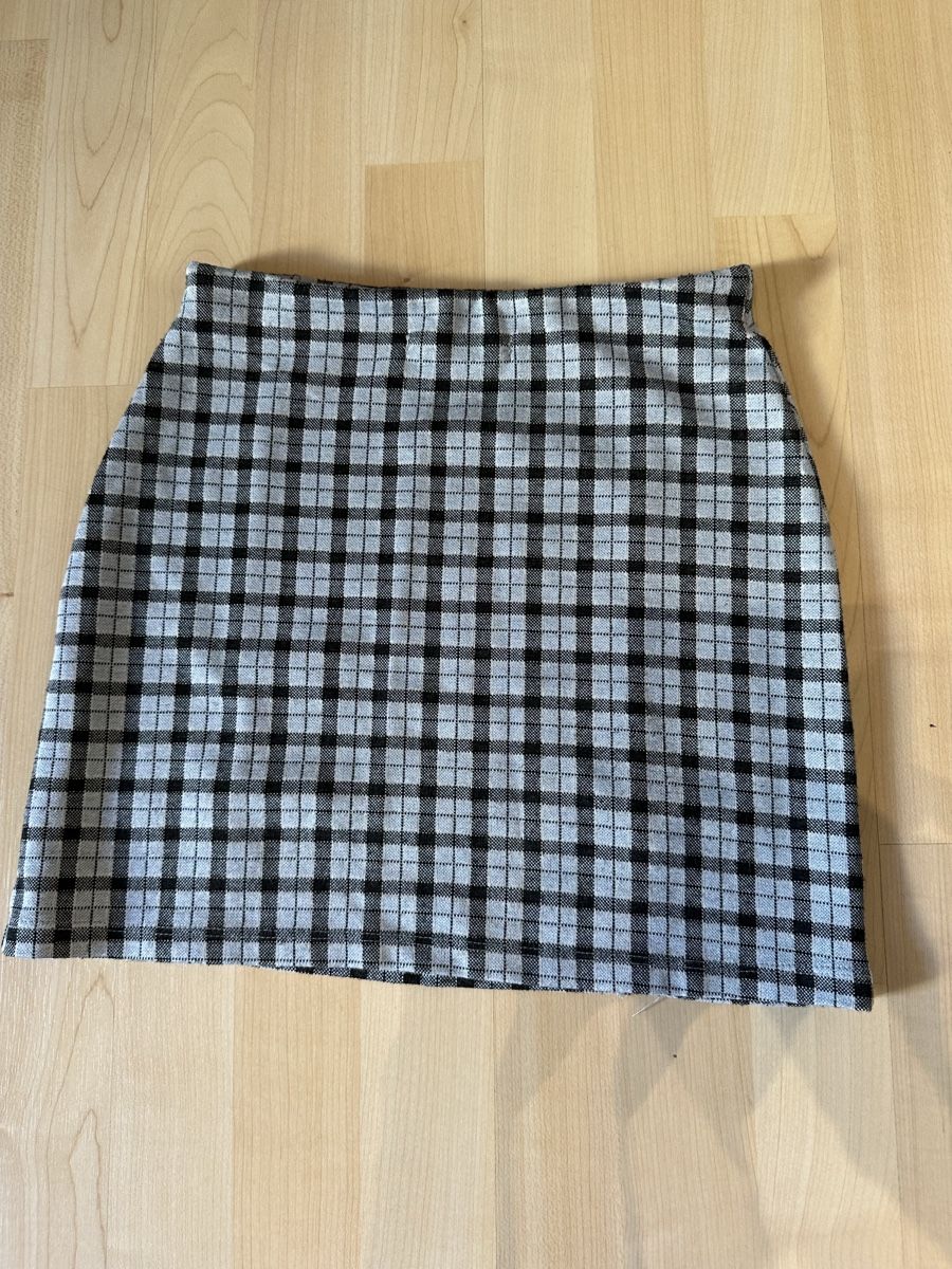 Pull&Bear Jupes: Jupe courte à carreaux Pull&Bear – taille S – D'occasion à Villeneuve VD par tat_9fhl 2