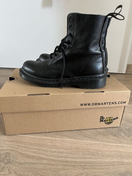 Dr martens black clearance 37