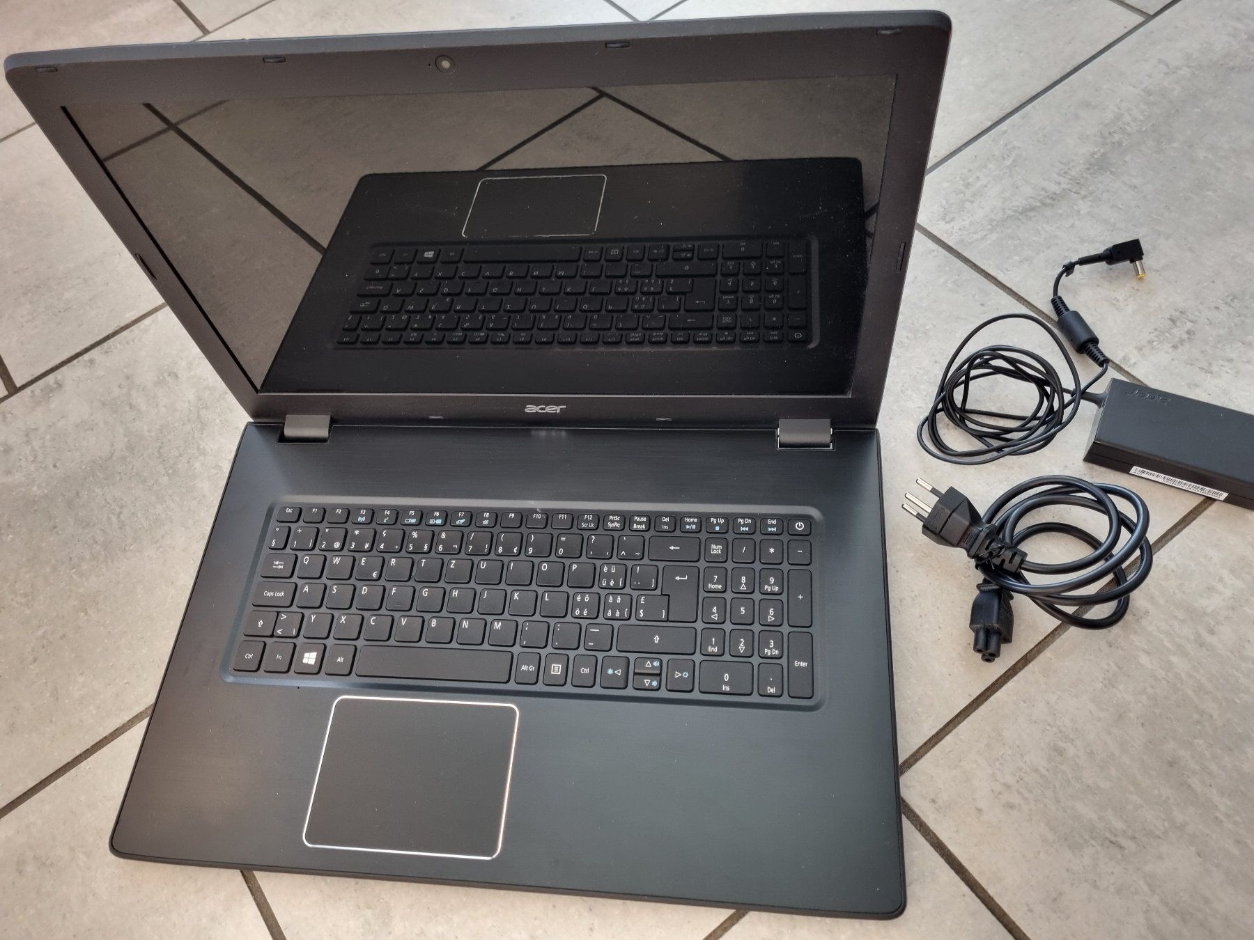 Acer Notebook: acer Laptop 17" – Usato da Riehen venduto da loewesony 2