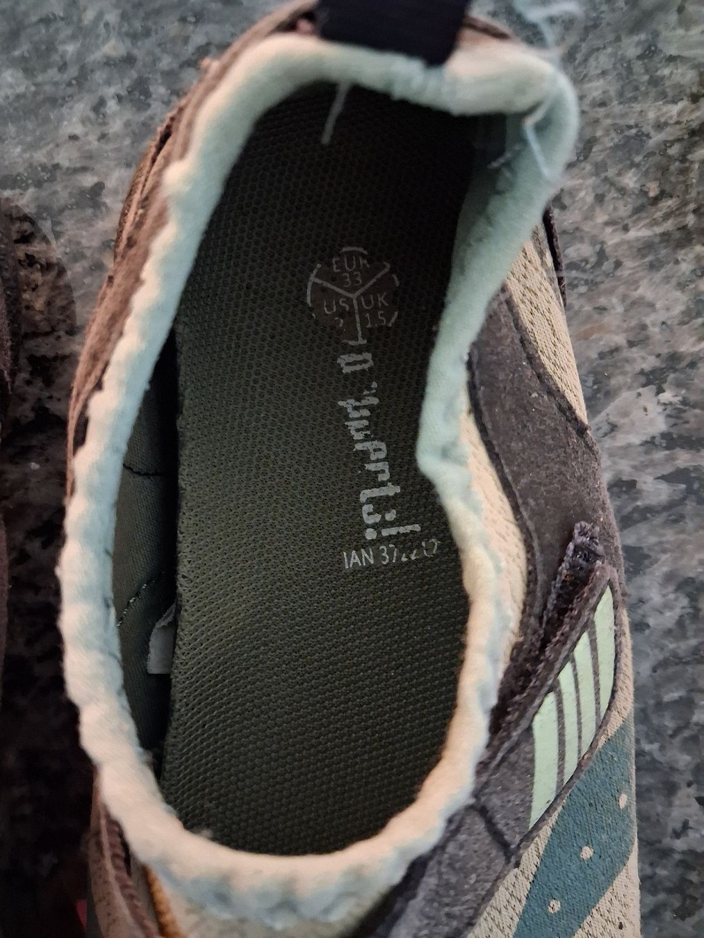 Chaussures garçon: Badeschuhe Grösse 33 – D'occasion à Weiach par Musikmaengu 1