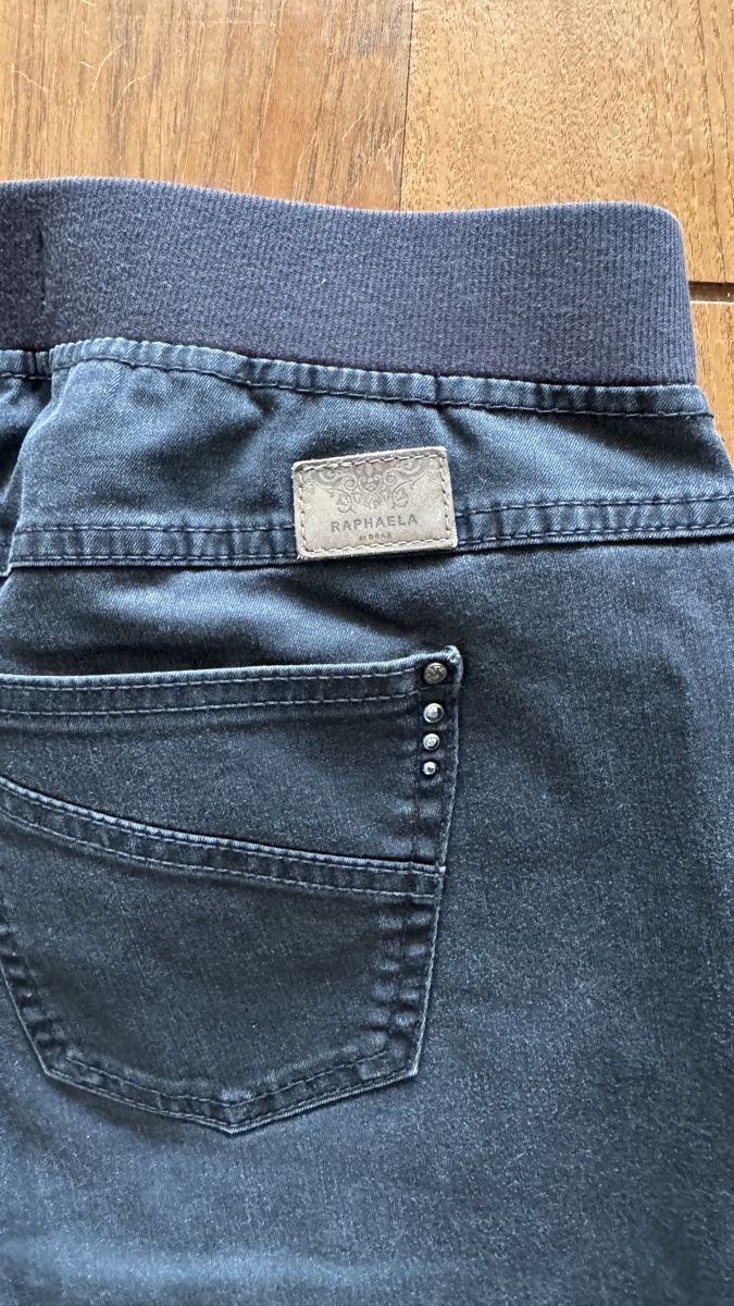 Brax Jeans: RAPHAELA by BRAX slim jeans 42 – D'occasion à Zollikon par rose59 5