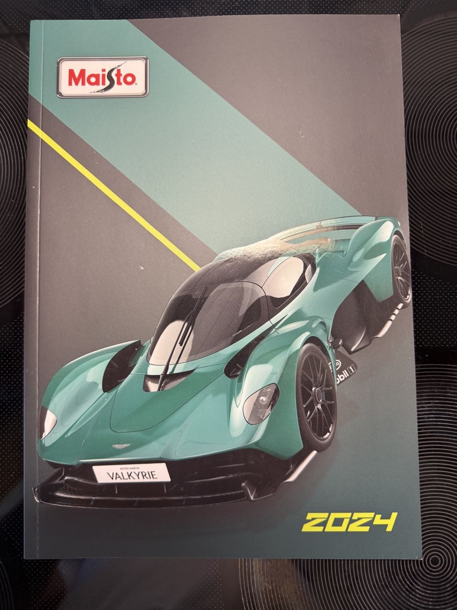 Dokumente: Maisto Modellautokatalog 2024 – Gebraucht aus Messen von Versber